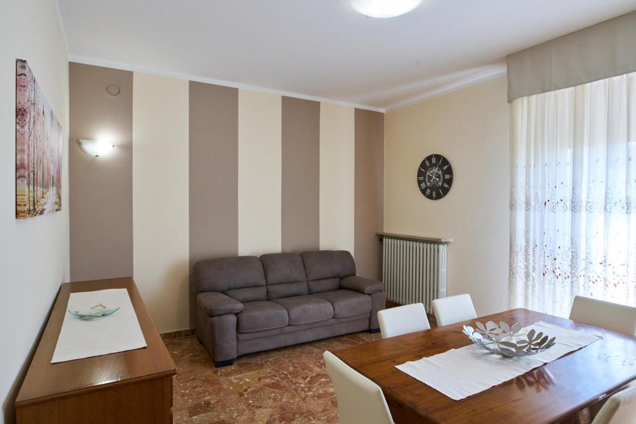 Cinzia'S Holiday Home Desenzano del Garda Exterior foto