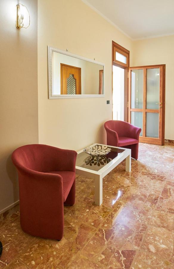 Cinzia'S Holiday Home Desenzano del Garda Exterior foto
