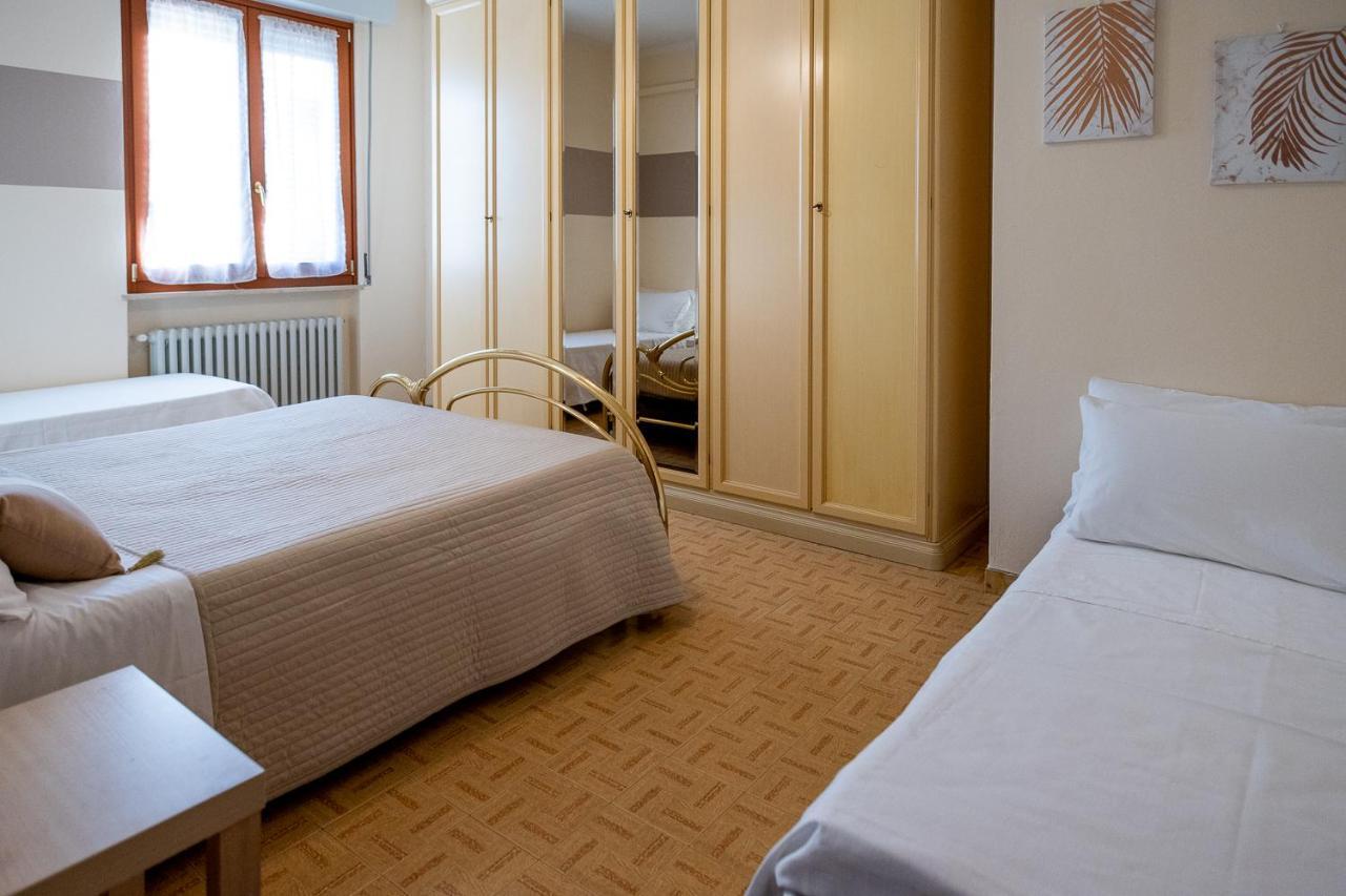 Cinzia'S Holiday Home Desenzano del Garda Exterior foto